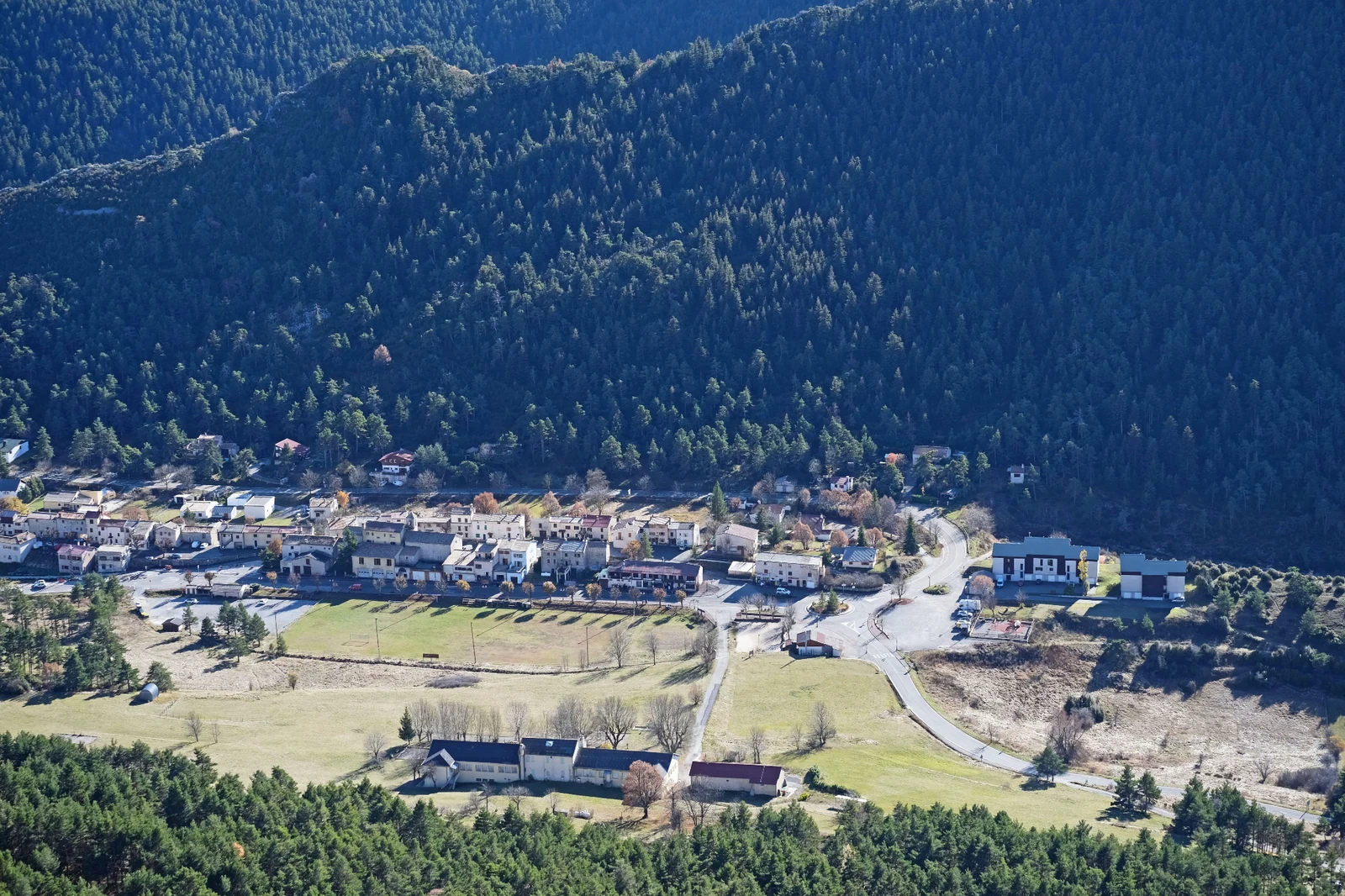 Vue d’Andon et de ses montagnes